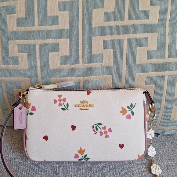 NWT Coach  Nolita 19 In Signature Canvas With Heart Petal Print+ extende… - Picture 6 of 12